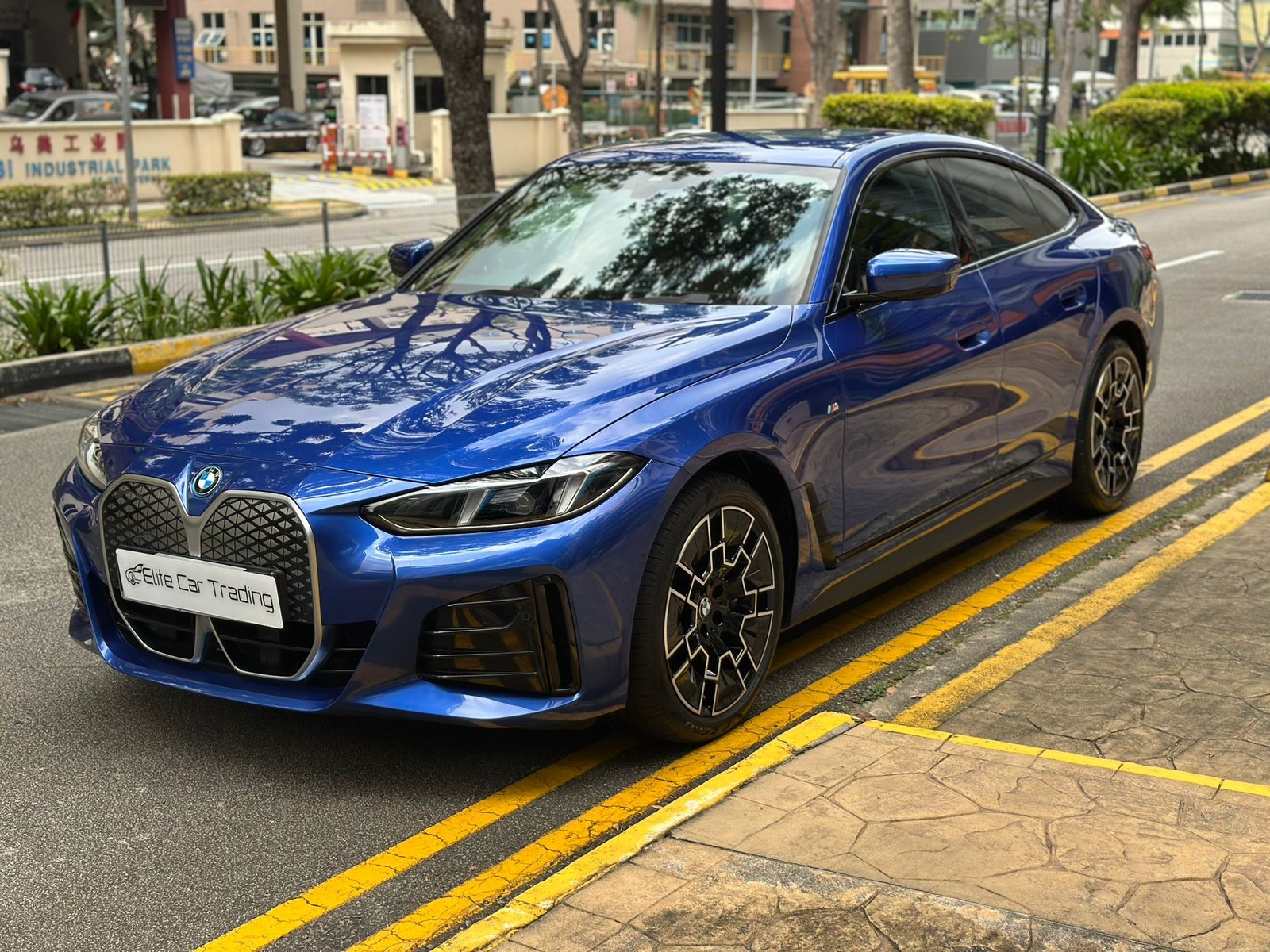 BMW i4 Gran Coupe Electric eDrive35 M-Sport - Image 3